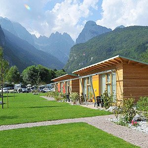 Bungalows auf dem Campingplatz, Molvenosee